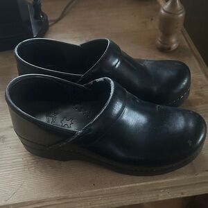 Dansko Black Leather clogs 38